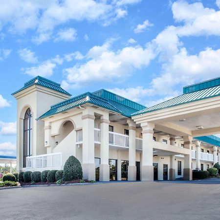 Days Inn By Wyndham Saint Pauls Ngoại thất bức ảnh