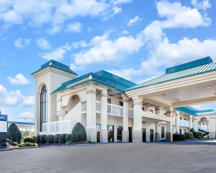 Days Inn By Wyndham Saint Pauls Ngoại thất bức ảnh